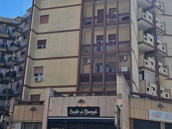 negozio in vendita a Bari in zona Carrassi