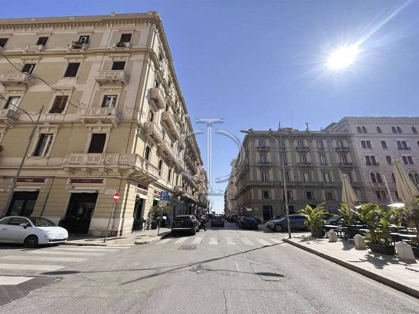 negozio in vendita a Bari in zona Murat