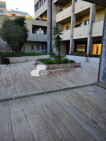 locale commerciale in vendita a Bari in zona Poggiofranco