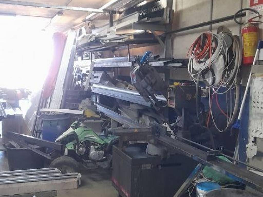 locale commerciale in vendita a Bari in zona Libertà