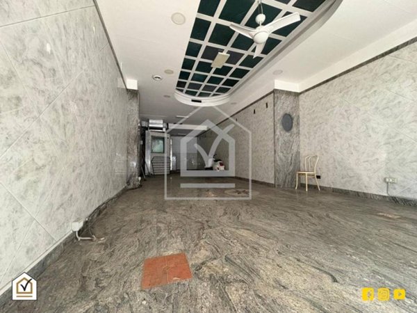 negozio in vendita a Bari in zona Murat