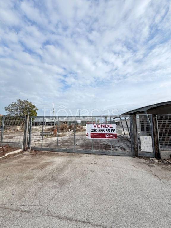 locale commerciale in vendita a Bari in zona Stanic