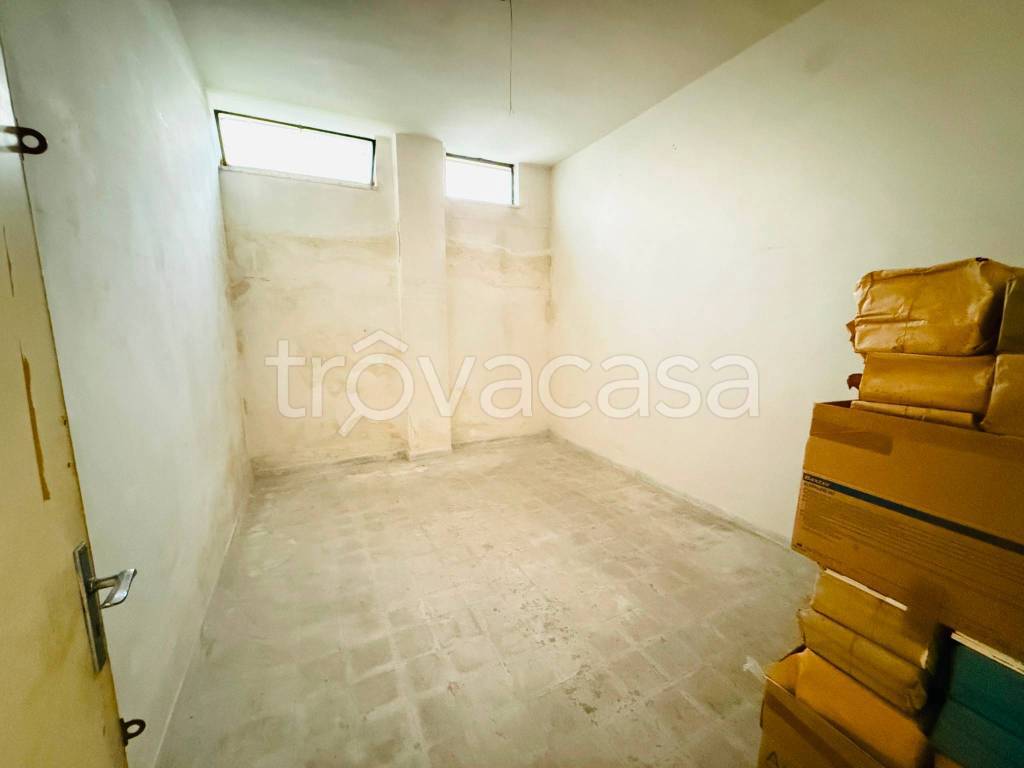locale di sgombero in vendita a Bari in zona Poggiofranco