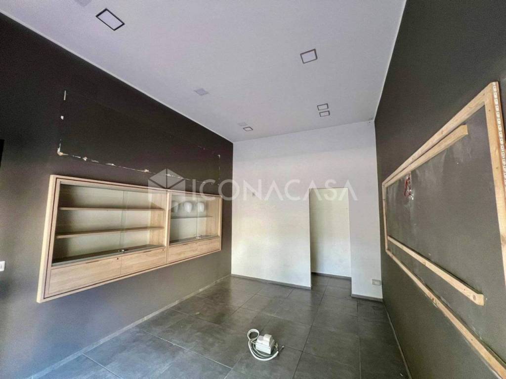 negozio in vendita a Bari in zona San Pasquale