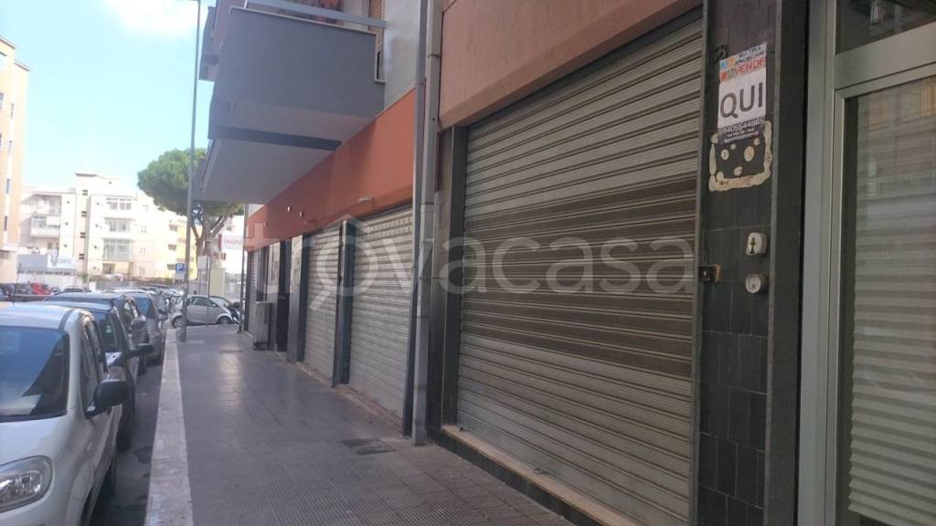 negozio in vendita a Bari in zona Poggiofranco
