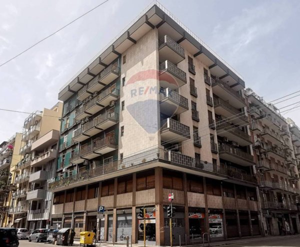 negozio in vendita a Bari in zona Murat
