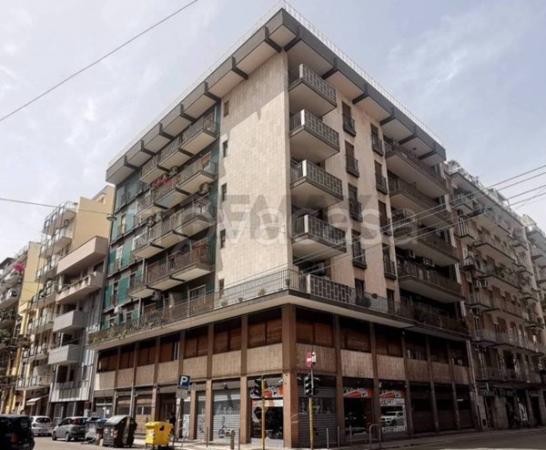 negozio in vendita a Bari in zona Murat