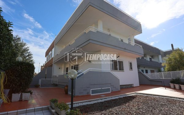 casa indipendente in vendita a Bari in zona Loseto