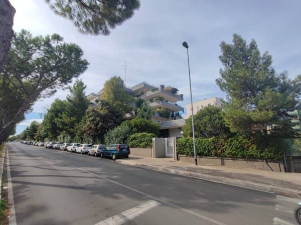 negozio in vendita a Bari in zona Poggiofranco