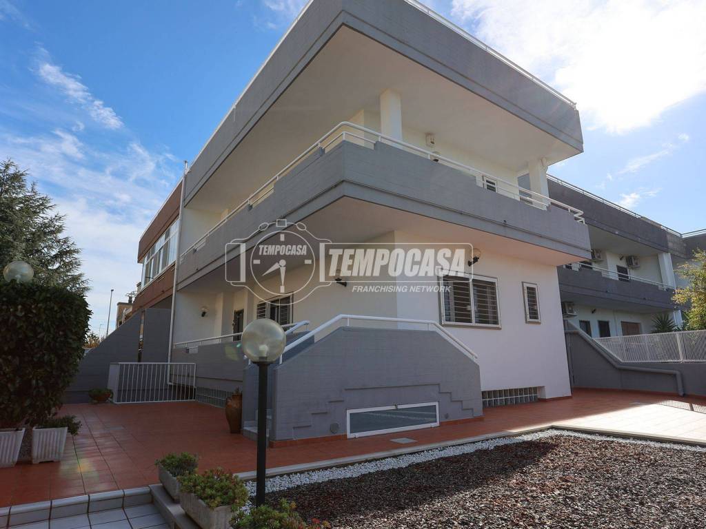 casa indipendente in vendita a Bari in zona Loseto