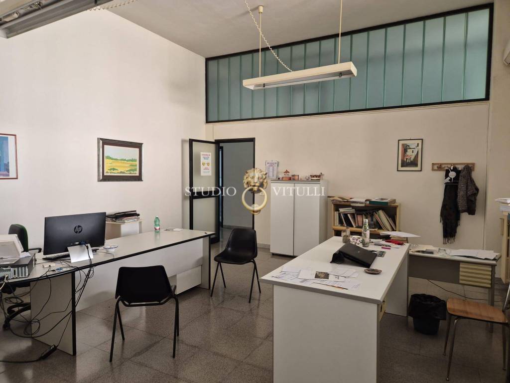 locale commerciale in vendita a Bari in zona Stanic