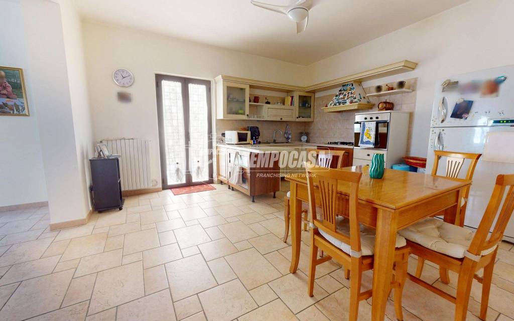 casa indipendente in vendita a Bari in zona Poggiofranco