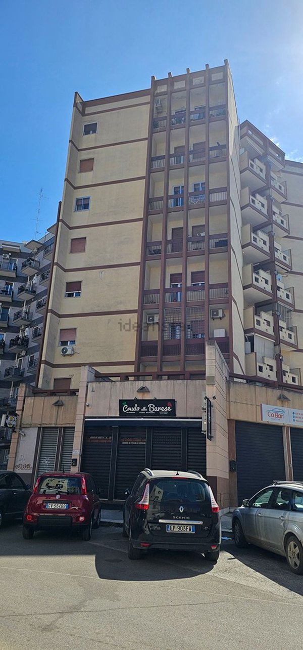 locale commerciale in vendita a Bari in zona Picone