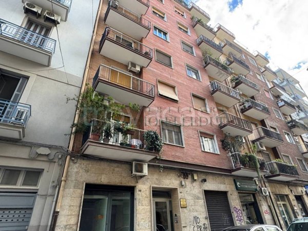 negozio in vendita a Bari in zona Murat