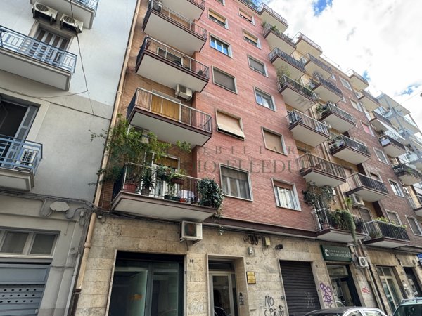 locale commerciale in vendita a Bari in zona Murat