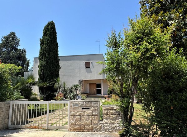 casa indipendente in vendita a Bari in zona Murat