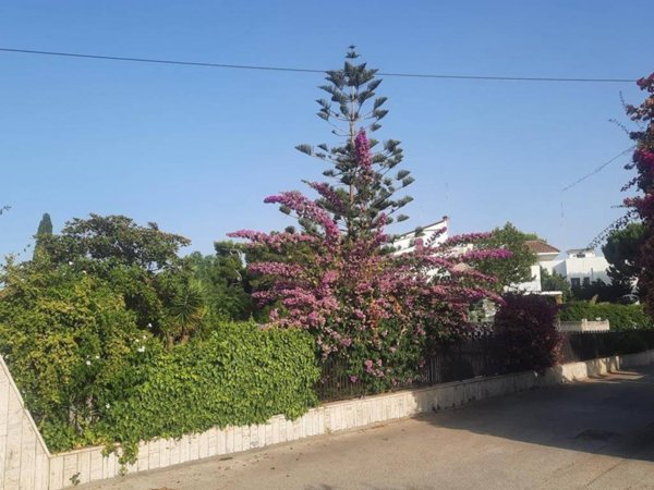 casa indipendente in vendita a Bari in zona Fesca