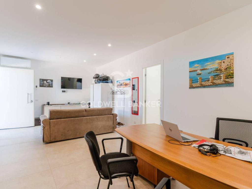 ufficio in vendita a Bari in zona Carbonara