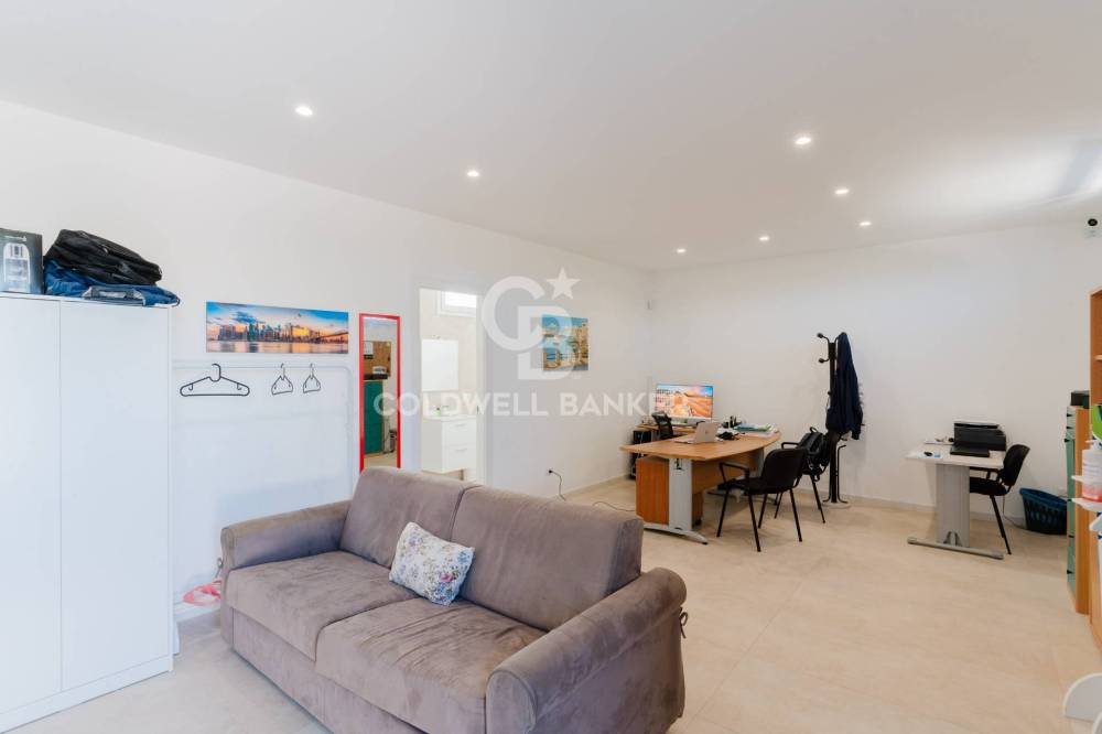 ufficio in vendita a Bari in zona Carbonara