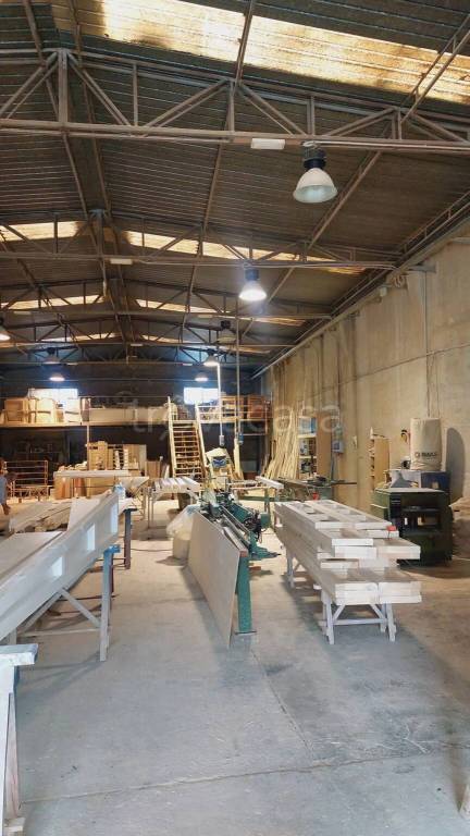 locale commerciale in vendita a Bari in zona San Girolamo