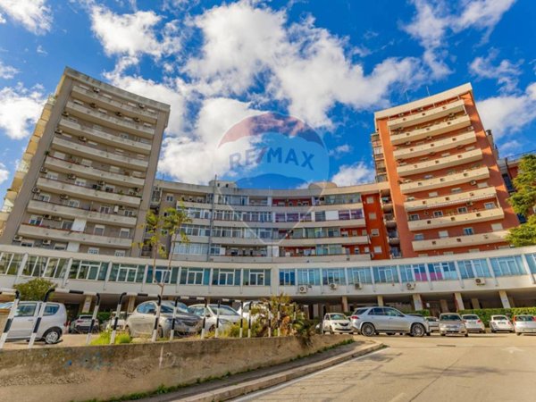 ufficio in vendita a Bari in zona Poggiofranco