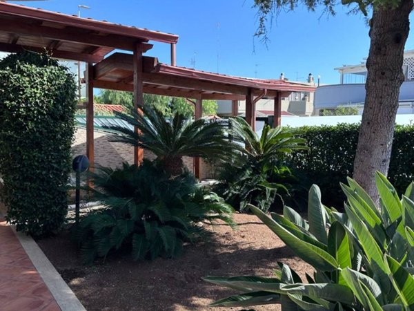 casa indipendente in vendita a Bari in zona Palese/Macchie