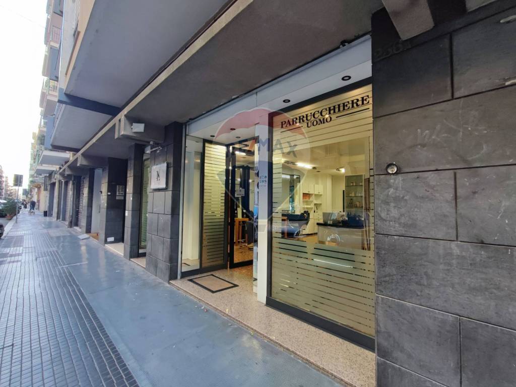 negozio in vendita a Bari in zona Murat