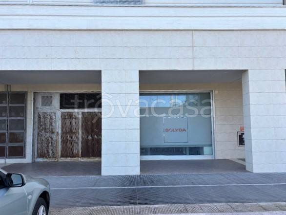 negozio in vendita a Bari in zona San Paolo