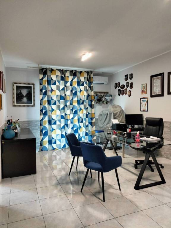 negozio in vendita a Bari in zona San Girolamo