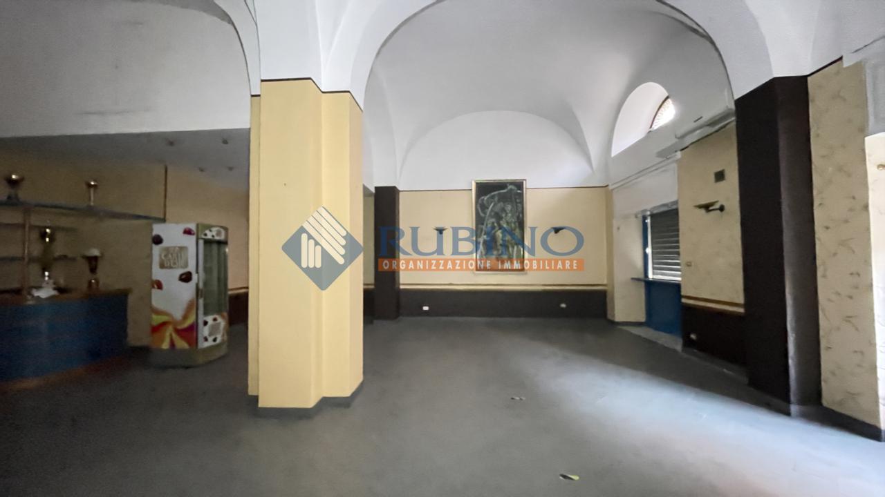 pentavano in vendita a Bari in zona Murat