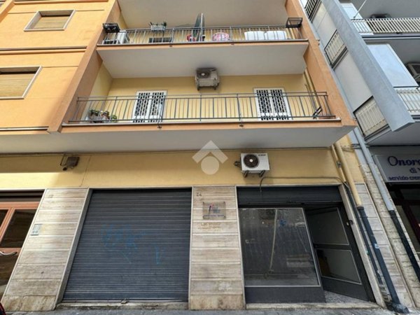 negozio in vendita a Bari in zona Carrassi