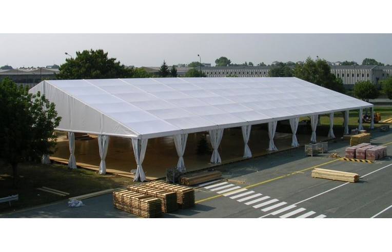 locale commerciale in vendita a Bari in zona Picone