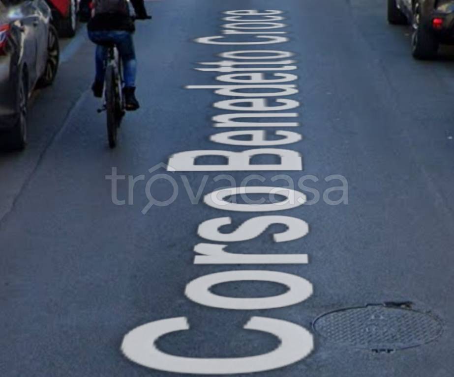 locale di sgombero in vendita a Bari in zona Carrassi