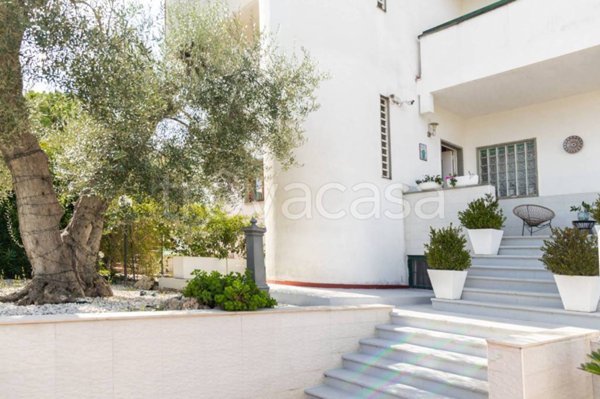 casa indipendente in vendita a Bari in zona Mungivacca