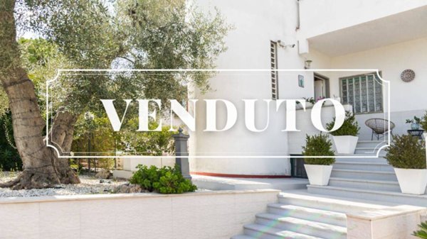 casa indipendente in vendita a Bari in zona Mungivacca