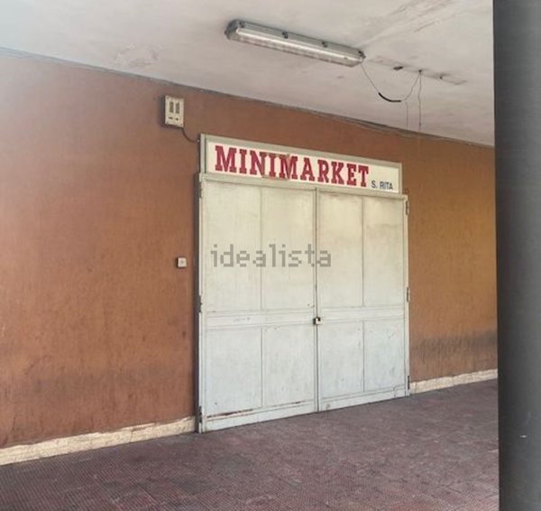 locale commerciale in vendita a Bari in zona Carbonara