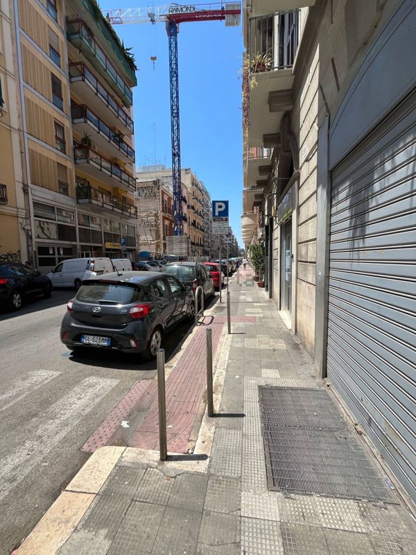 locale commerciale in vendita a Bari in zona Murat
