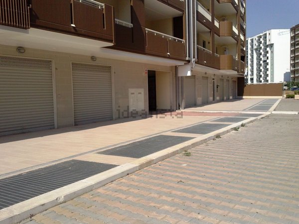 locale commerciale in vendita a Bari in zona San Paolo