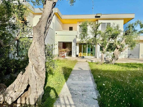 casa indipendente in vendita a Bari in zona Murat
