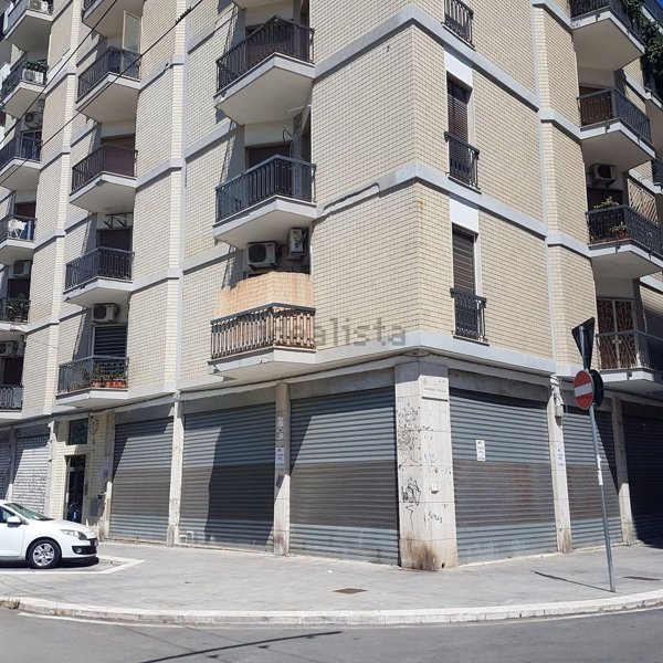 locale commerciale in vendita a Bari in zona Libertà