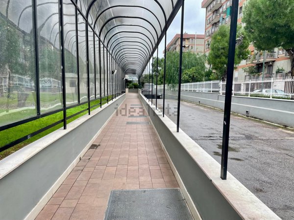 ufficio in vendita a Bari in zona Poggiofranco
