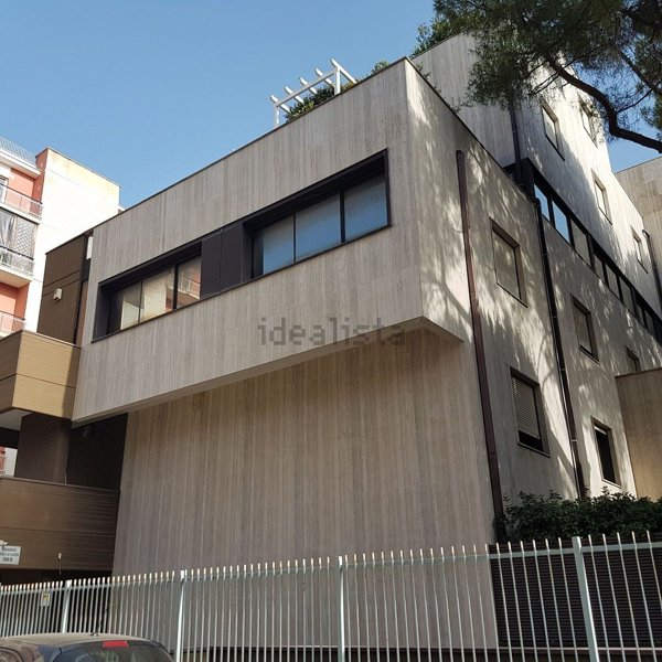 ufficio in vendita a Bari in zona Carrassi