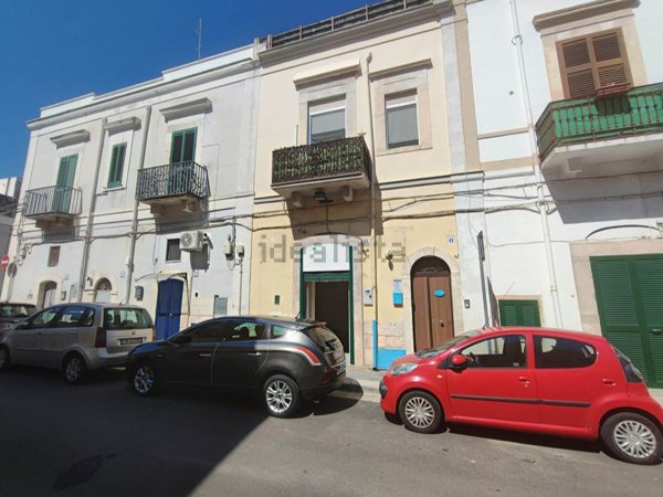 locale commerciale in vendita a Bari in zona Santo Spirito
