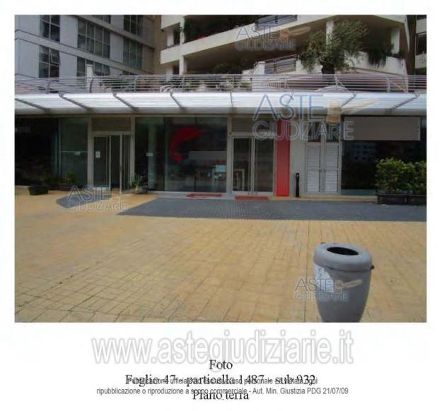 locale commerciale in vendita a Bari in zona Poggiofranco