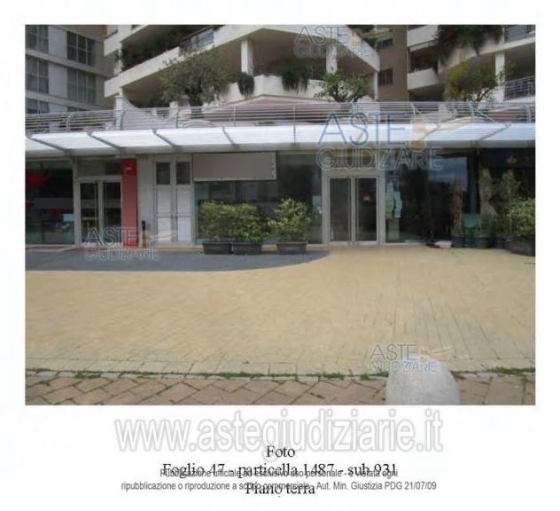 locale commerciale in vendita a Bari in zona Poggiofranco