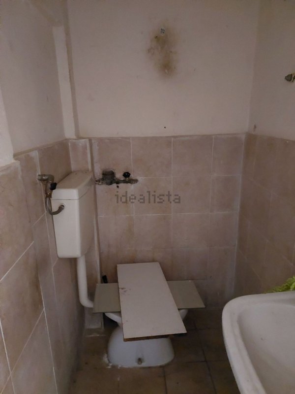 locale commerciale in vendita a Bari in zona Libertà