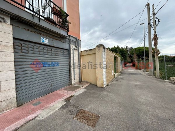 ufficio in vendita a Bari in zona San Girolamo