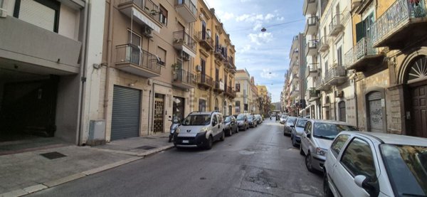 locale commerciale in vendita a Bari in zona Libertà