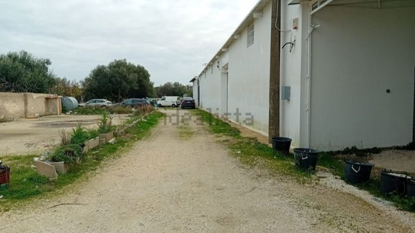 ufficio in vendita a Bari in zona Picone