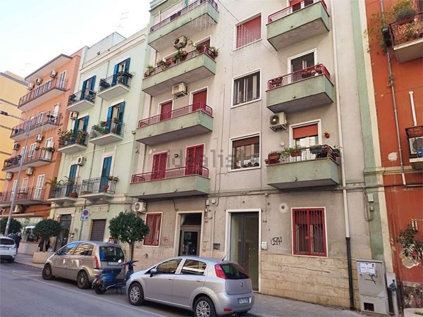 locale commerciale in vendita a Bari in zona Picone